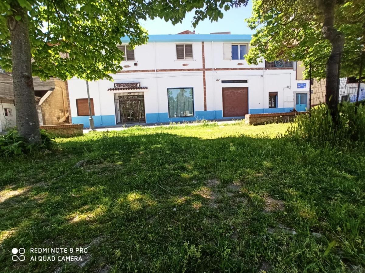 Bed And Breakfast Murales Orgosolo Buitenkant foto