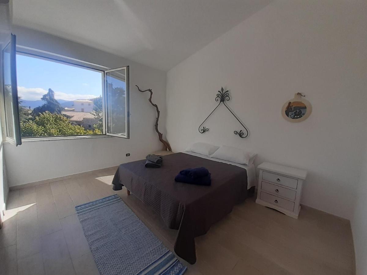 Bed And Breakfast Murales Orgosolo Buitenkant foto
