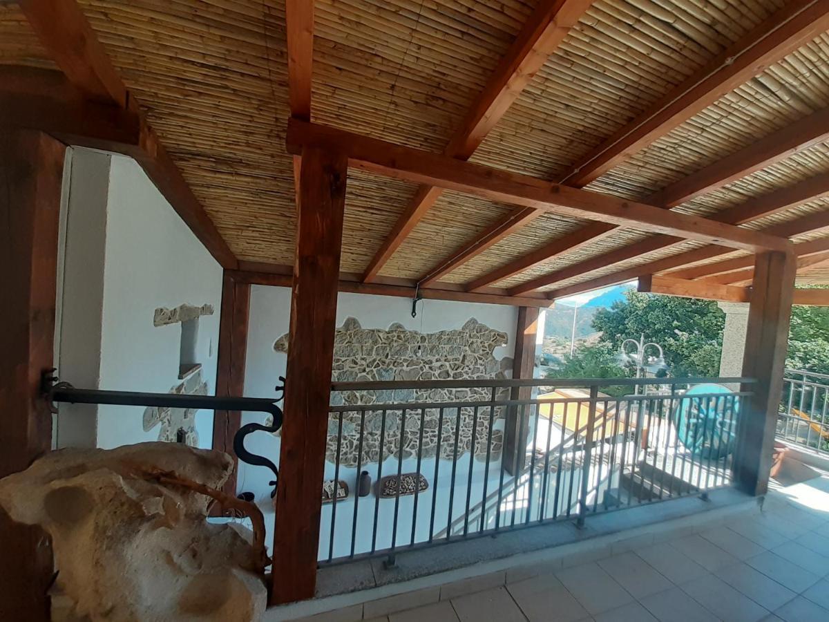Bed And Breakfast Murales Orgosolo Buitenkant foto