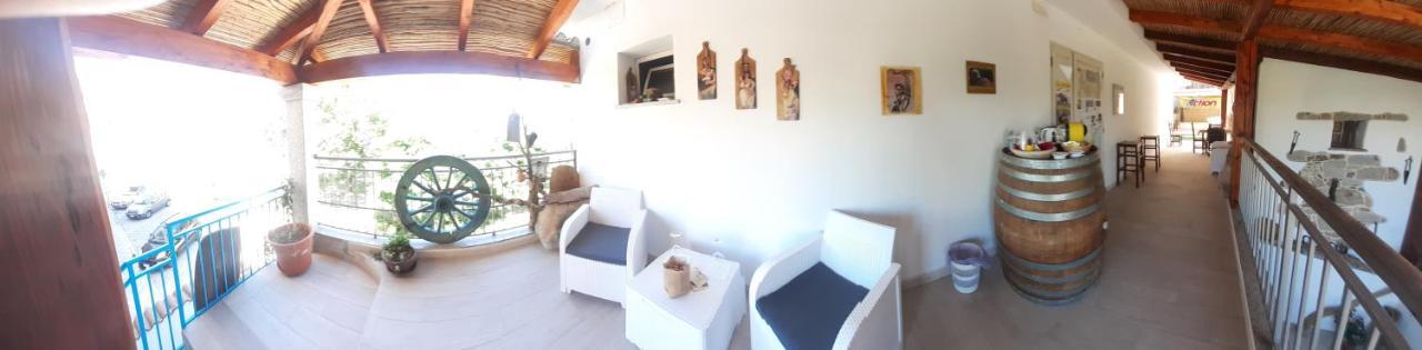 Bed And Breakfast Murales Orgosolo Buitenkant foto