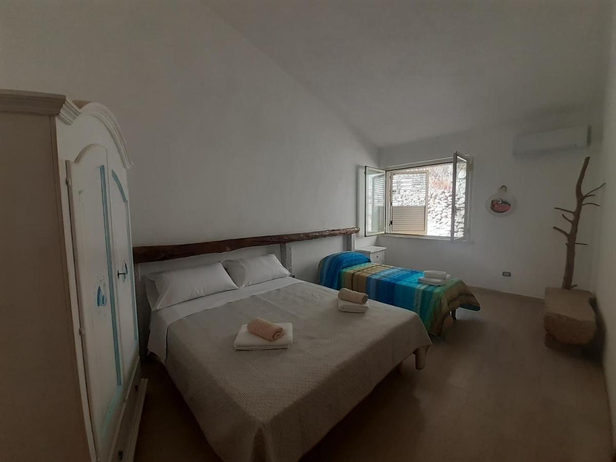 Bed And Breakfast Murales Orgosolo Buitenkant foto