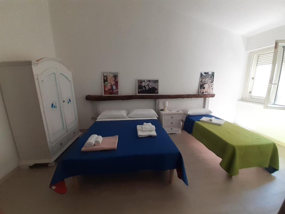Bed And Breakfast Murales Orgosolo Buitenkant foto