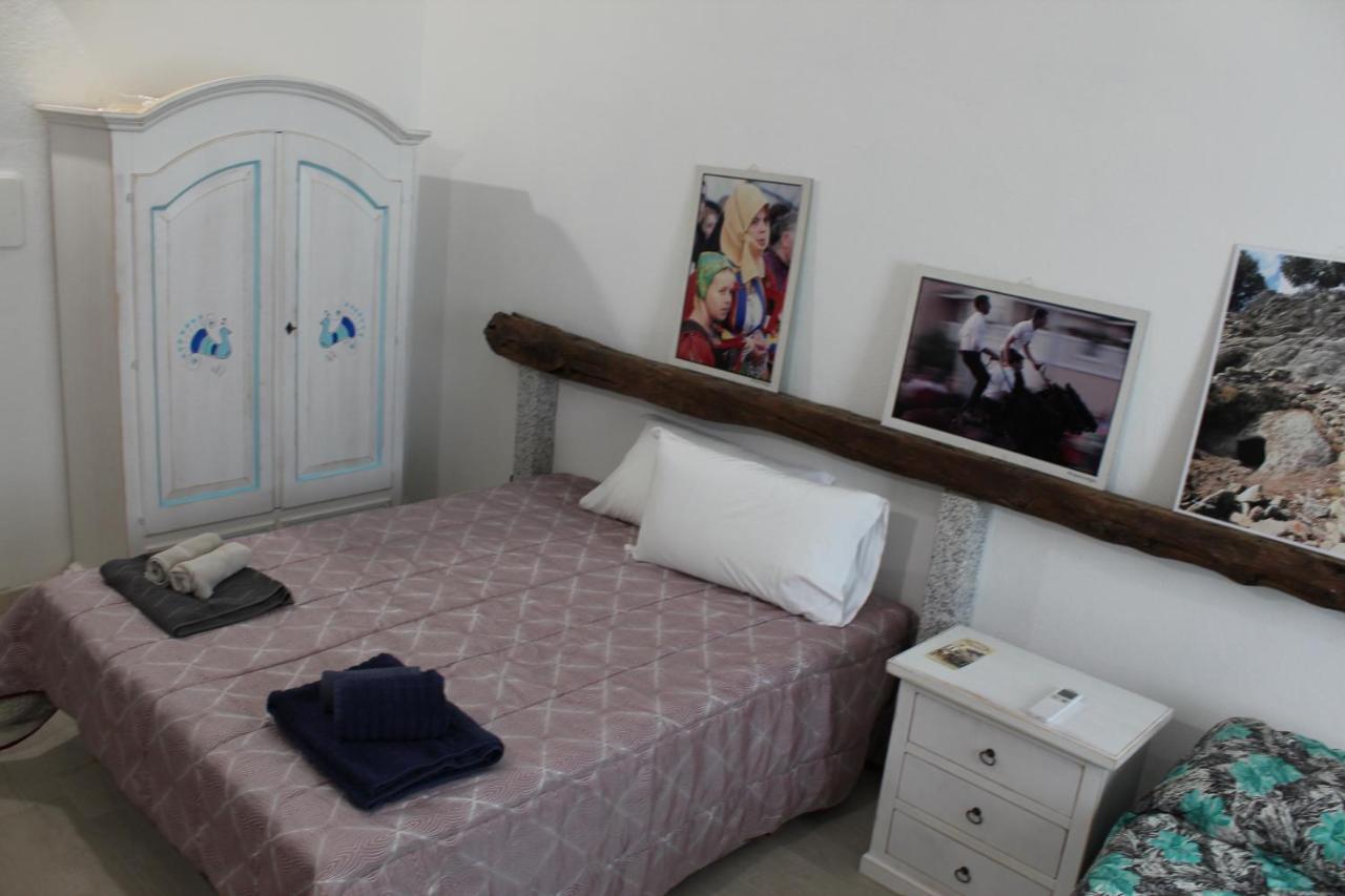 Bed And Breakfast Murales Orgosolo Buitenkant foto