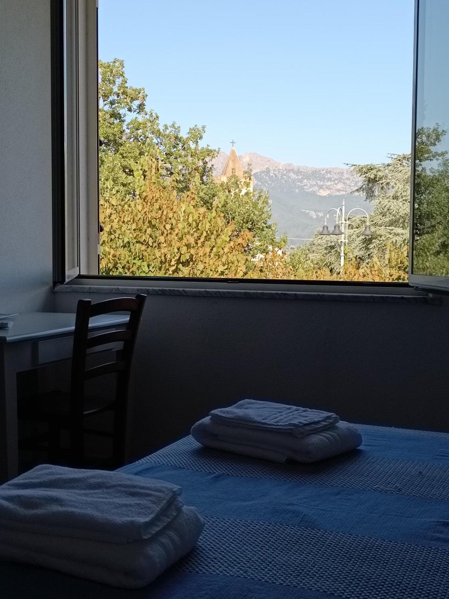 Bed And Breakfast Murales Orgosolo Buitenkant foto