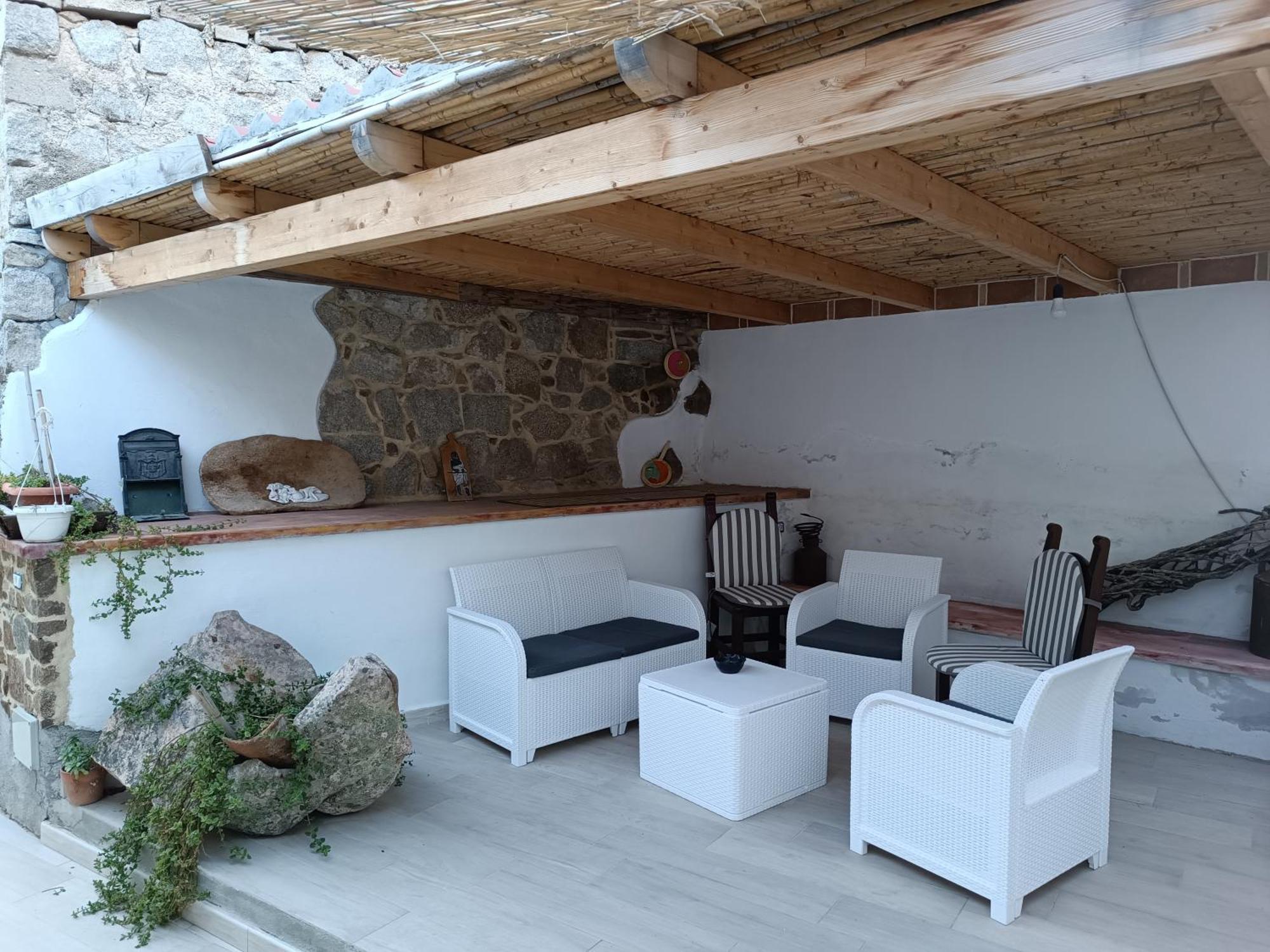 Bed And Breakfast Murales Orgosolo Buitenkant foto