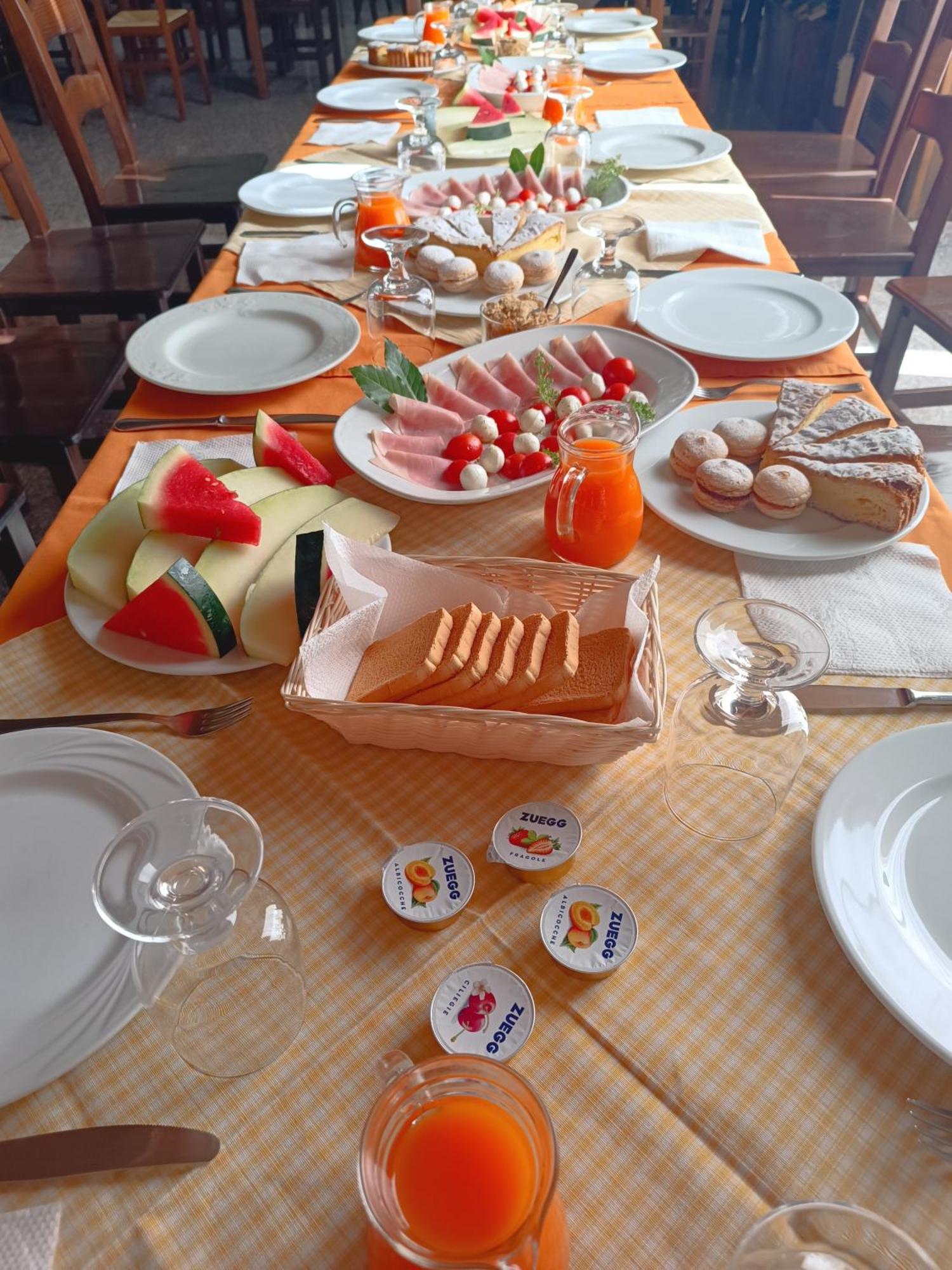 Bed And Breakfast Murales Orgosolo Buitenkant foto